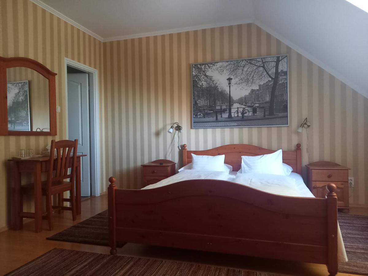 Európa Panzió Eger Exterior foto