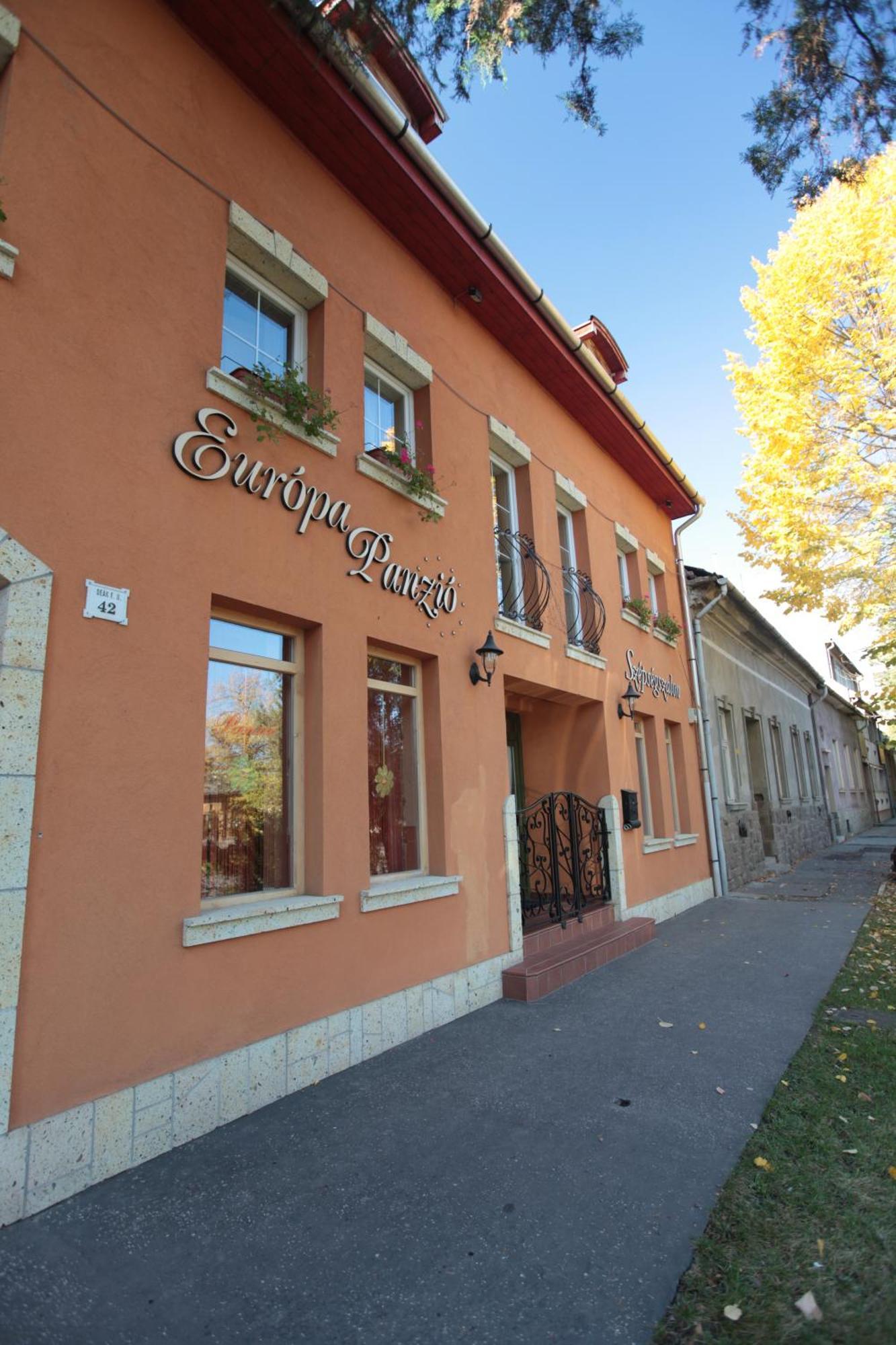 Európa Panzió Eger Exterior foto